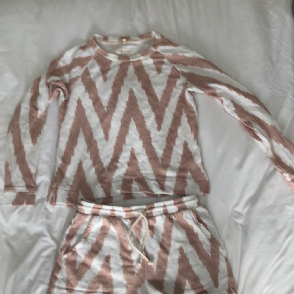 Lou & Grey sweatshirt and shirt set